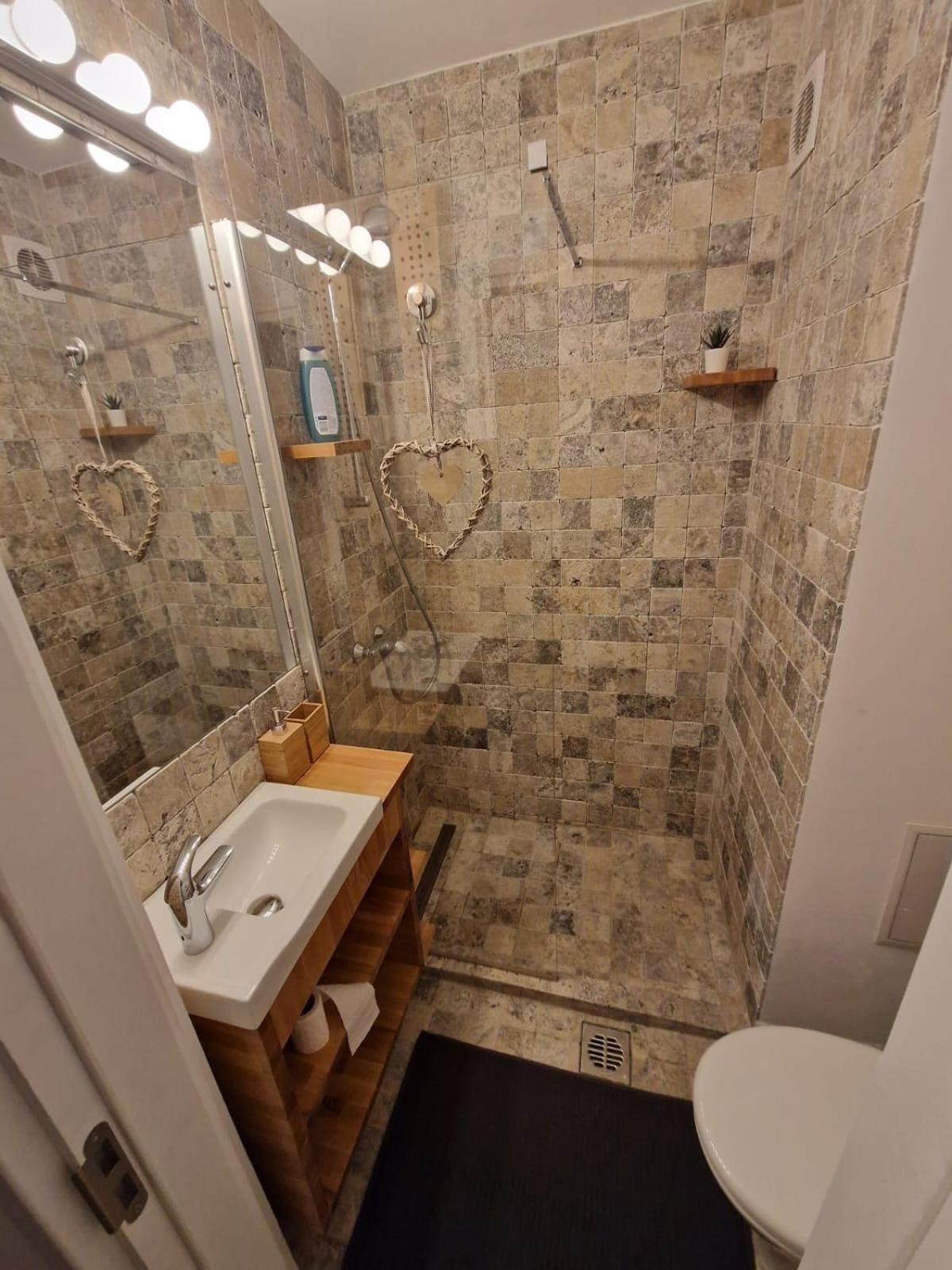 Cellini Apartment บูคาเรสต์ ภายนอก รูปภาพ